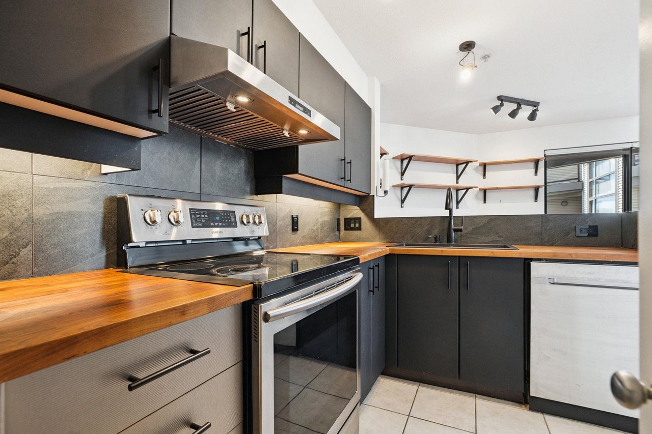415-10866 City Pkwy
