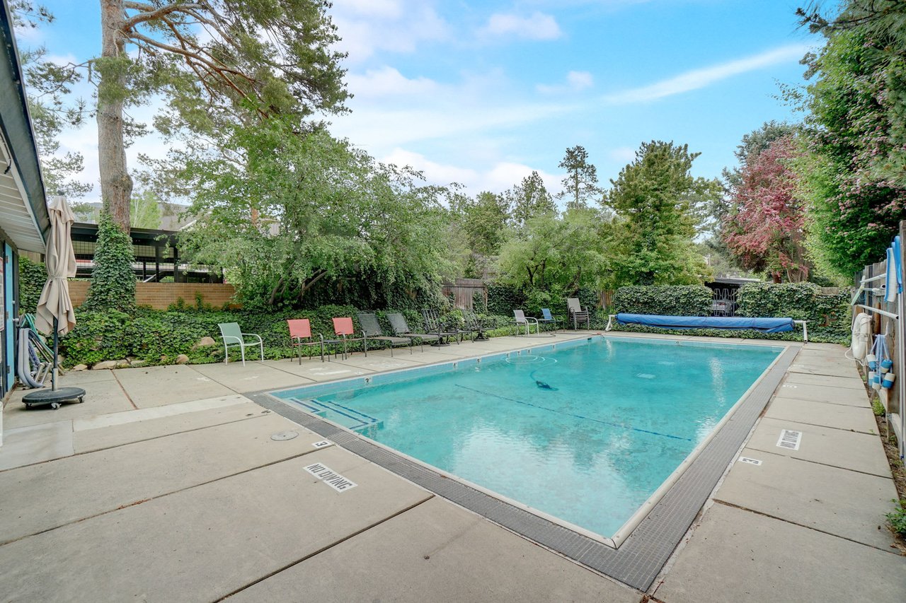 2167 E Claybourne Ave