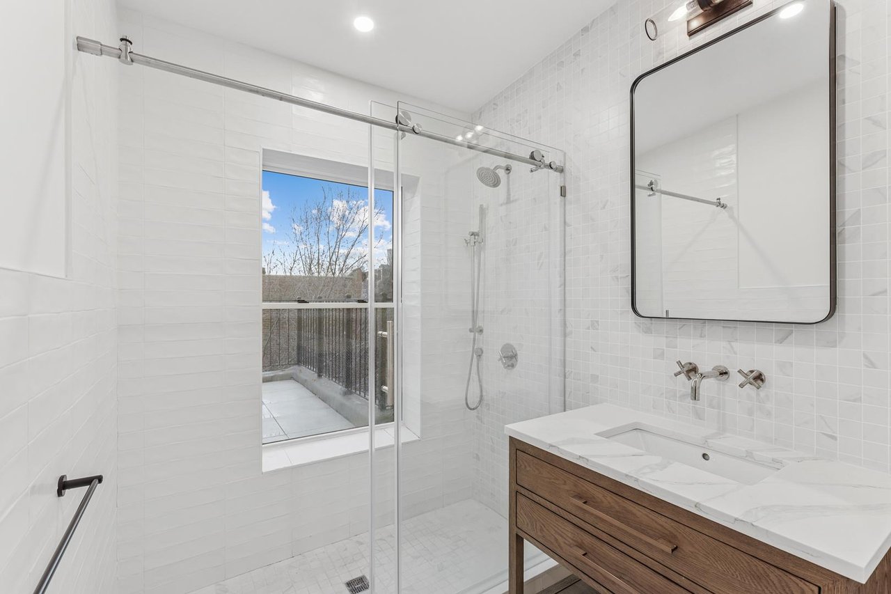 84 6th Avenue, Apt 4