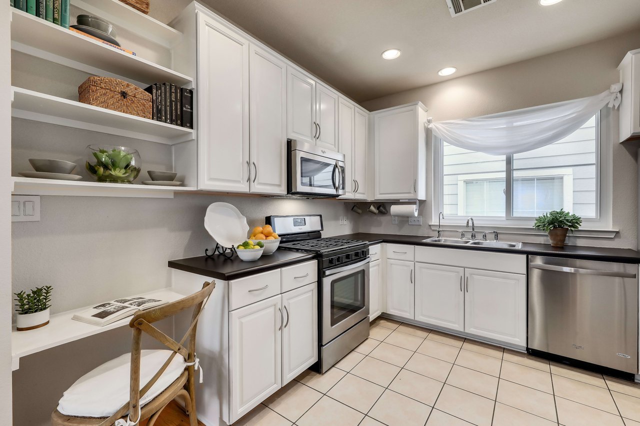 1011 Brodie St #27