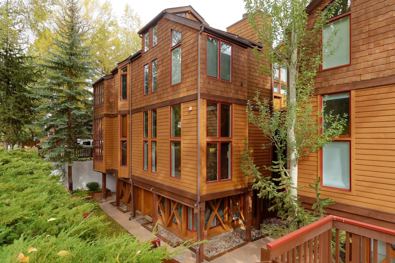 900 E Durant Street Unit: B-105