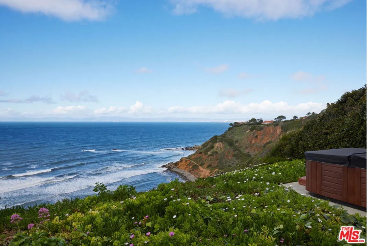 1115 Palos Verdes Dr