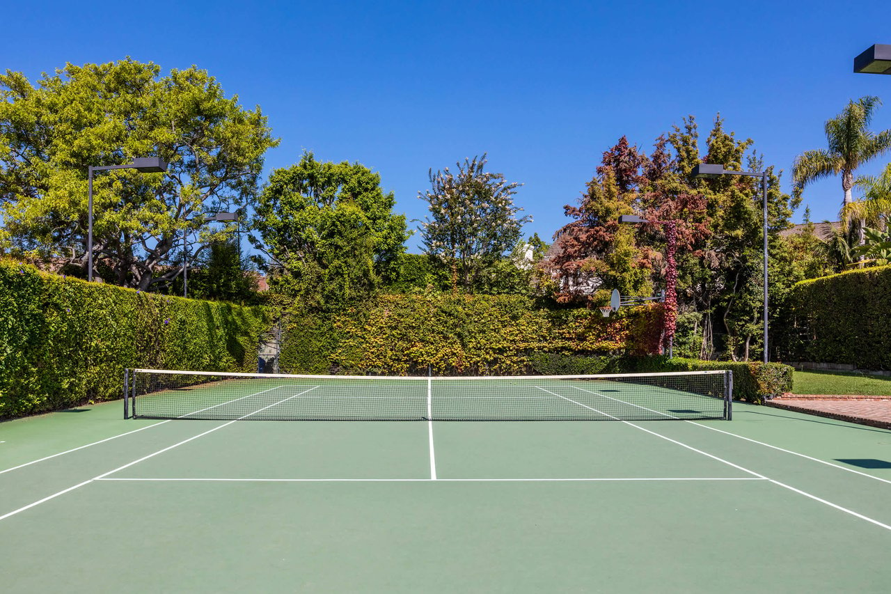 Celebrity Tennis Cache In Brentwood