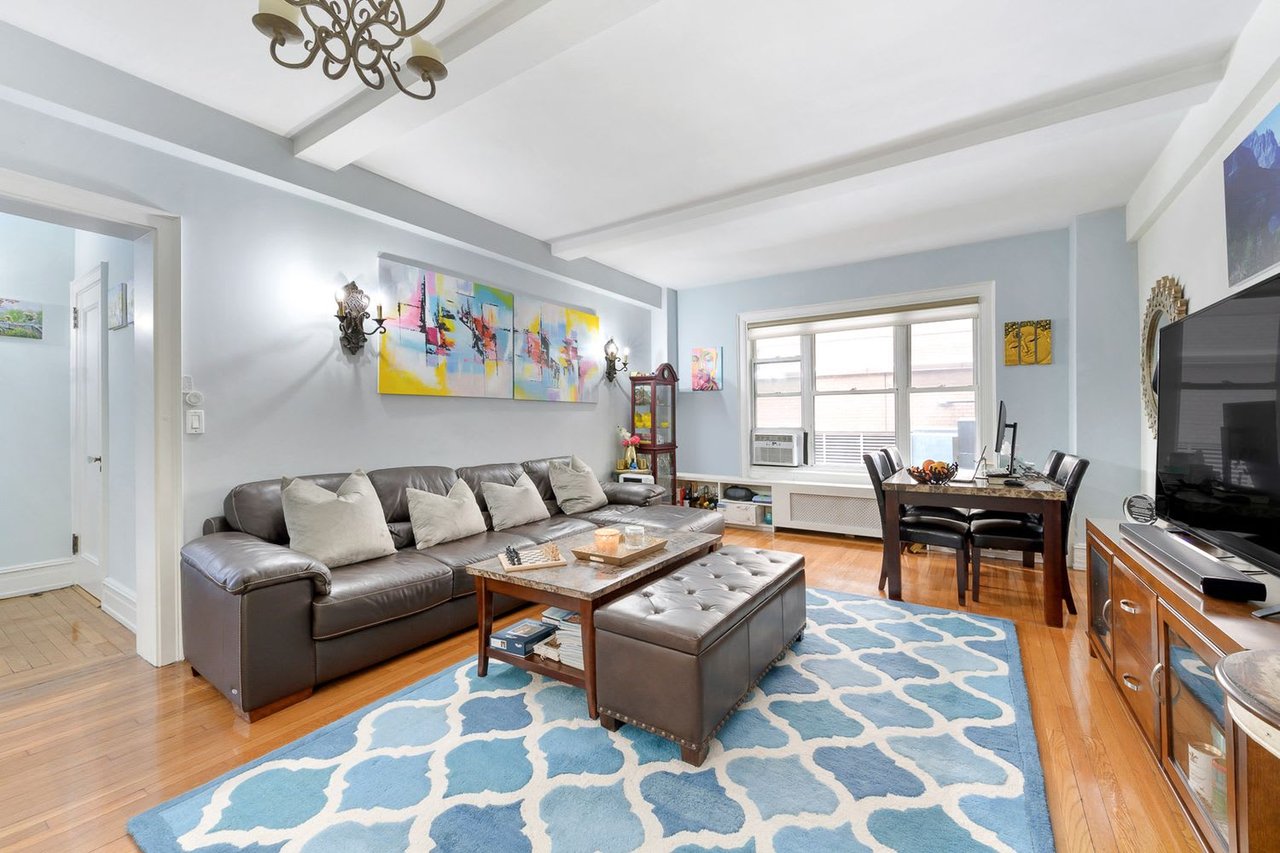 150 West 55th Street Unit: 4D