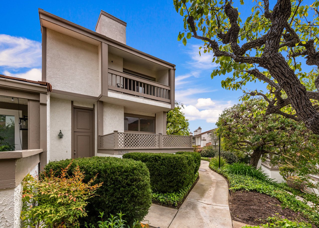 17098 Palisades Cir