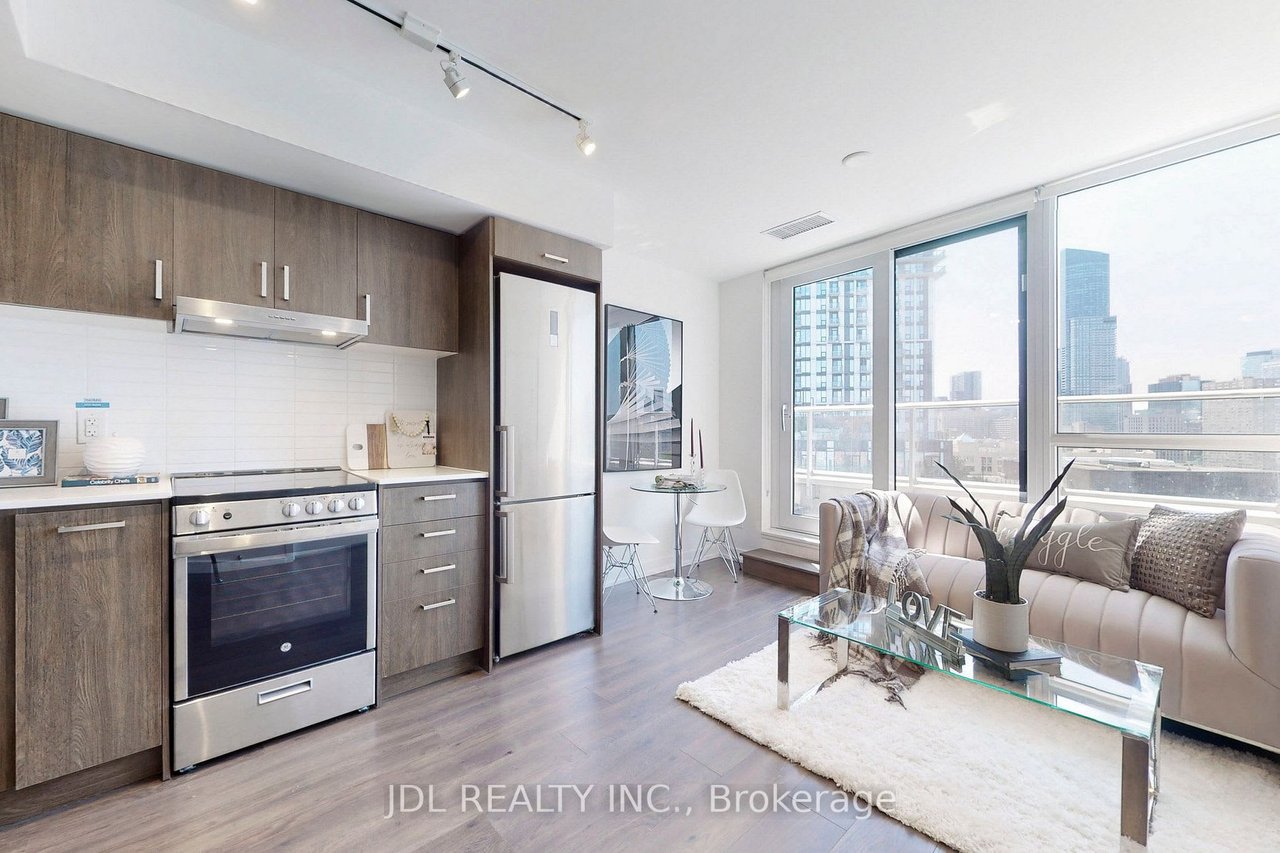 DE CONDOS BY MENKES