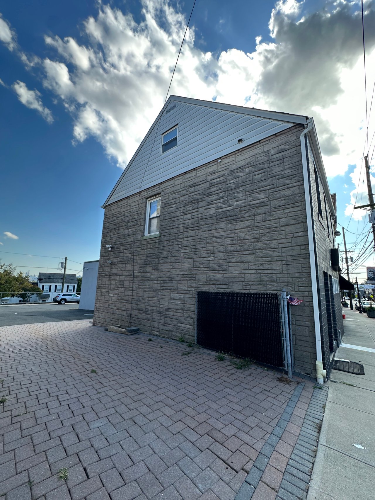 413 Hackensack St