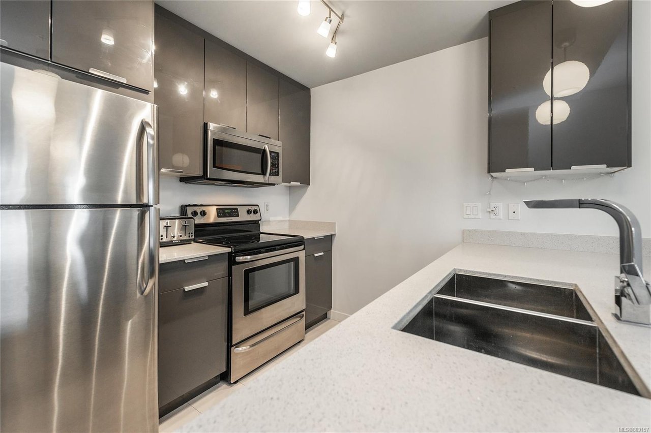 222-2871 Jacklin Rd