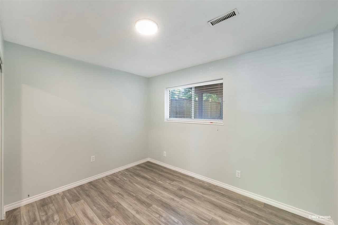 3162 Bute Cres