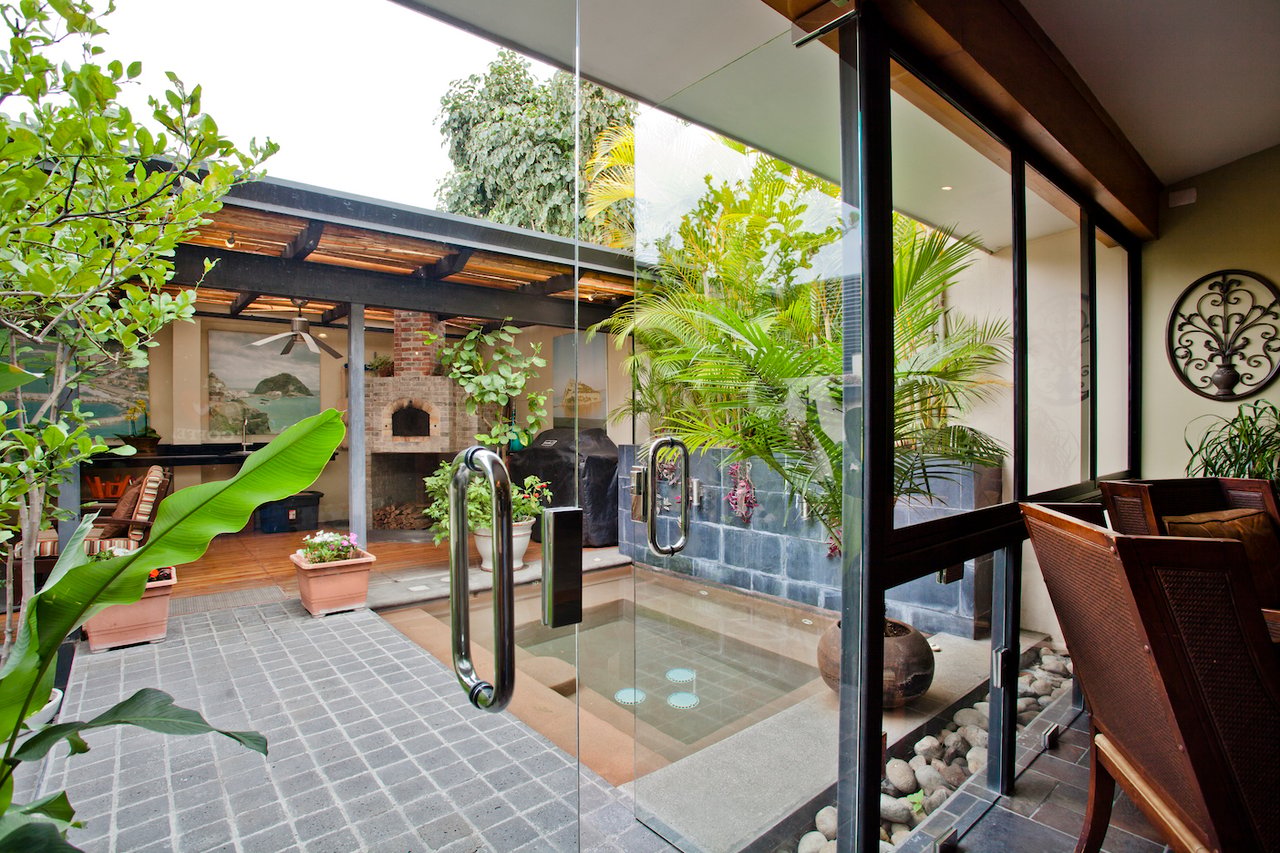 Remodeled Garden Townhome, Escazu, San Jose