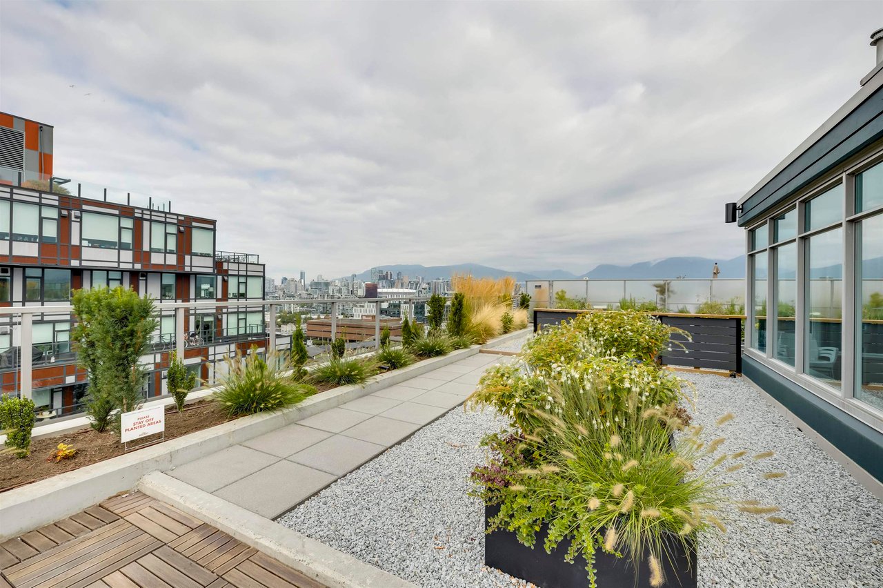 706-251 E 7th Ave