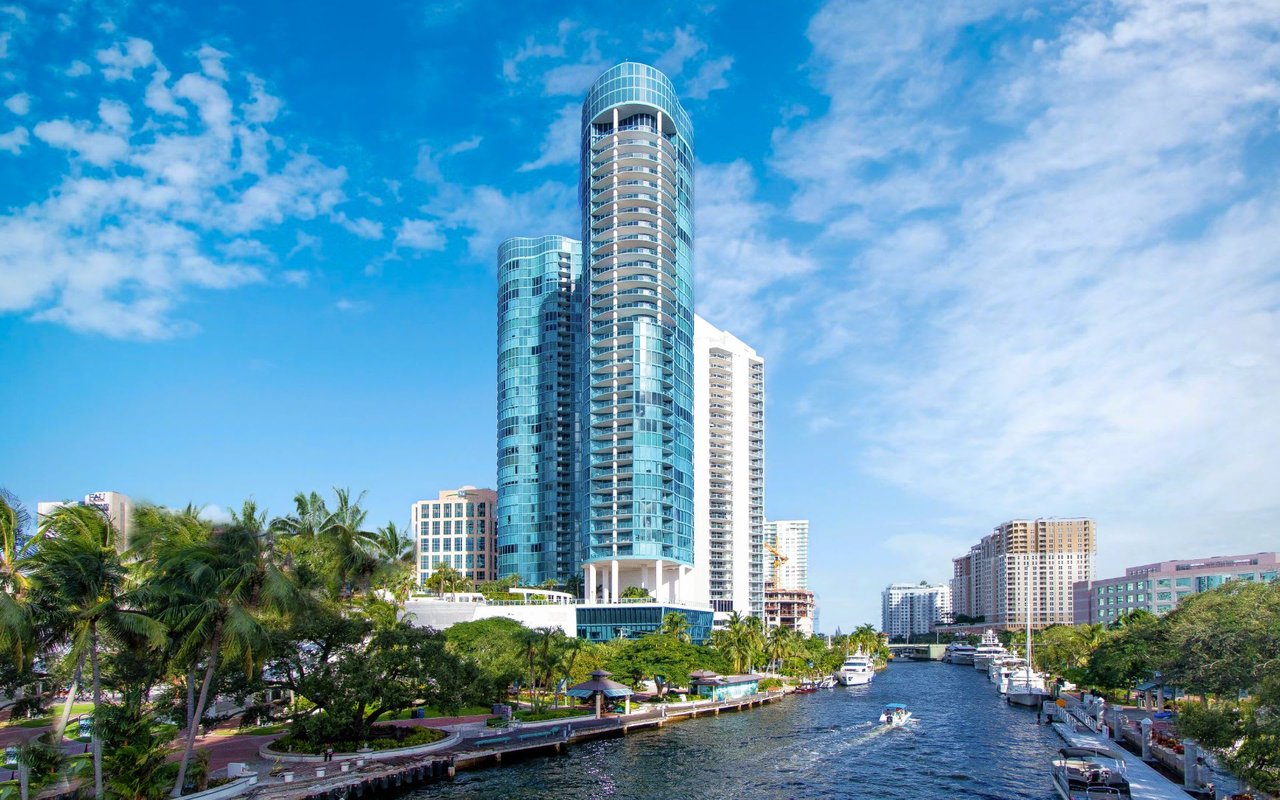 Las Olas River House