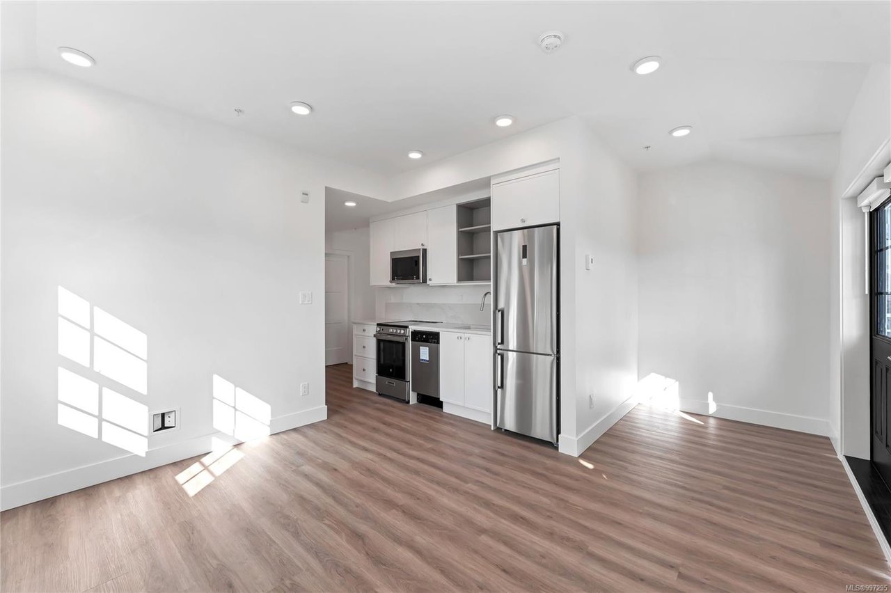 302B-1224 Richardson St, Victoria