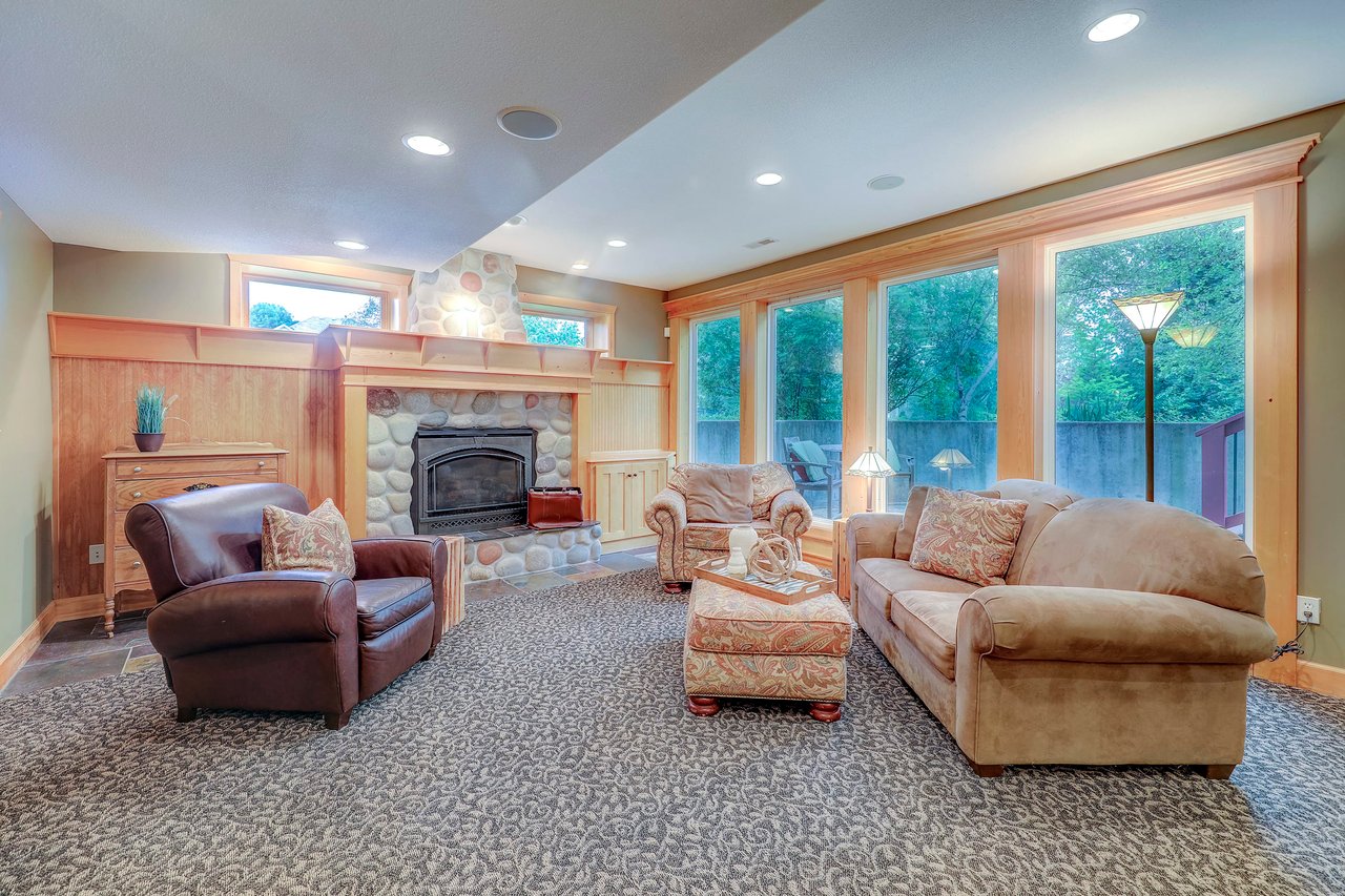 5514 W 147  Terrace