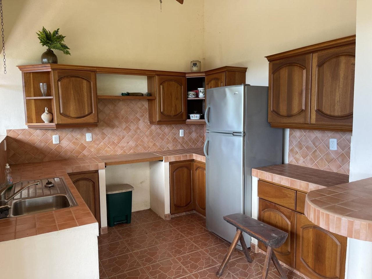 5.2 Acres, 2 Bedroom Home With 60 Ft Infinity Lap Pool, 1 Bedroom Guest House, Ocean View!