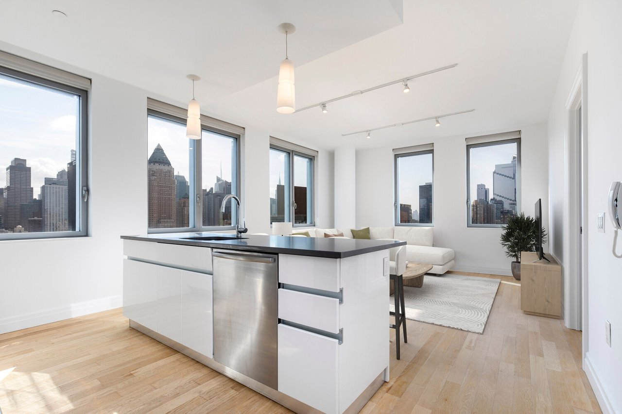 550 West 54th Street, Apt 24A