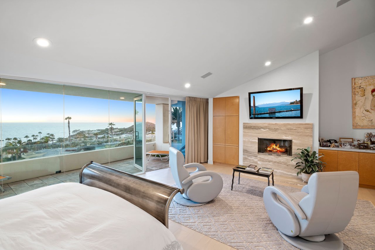 Private Modern Beach Estate | Luxury Shorter-term Lease