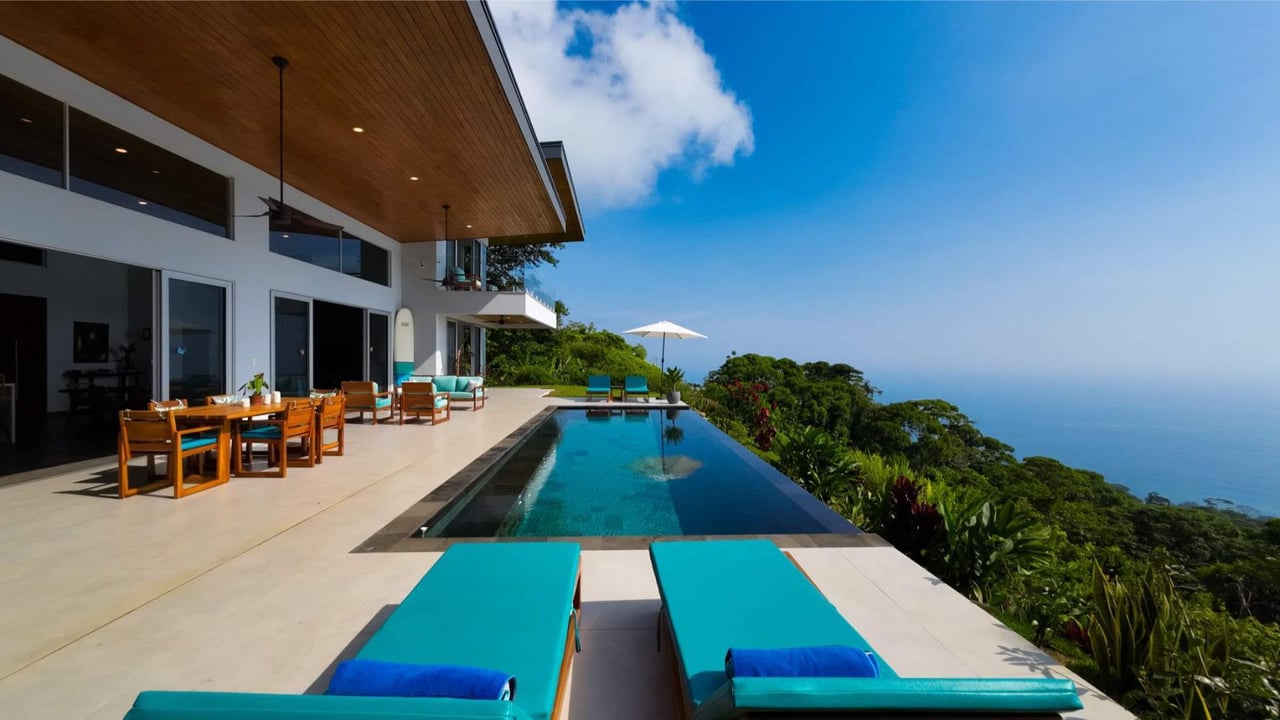 Contemporary Infinity Pool Home, Dominical, Puntarenas