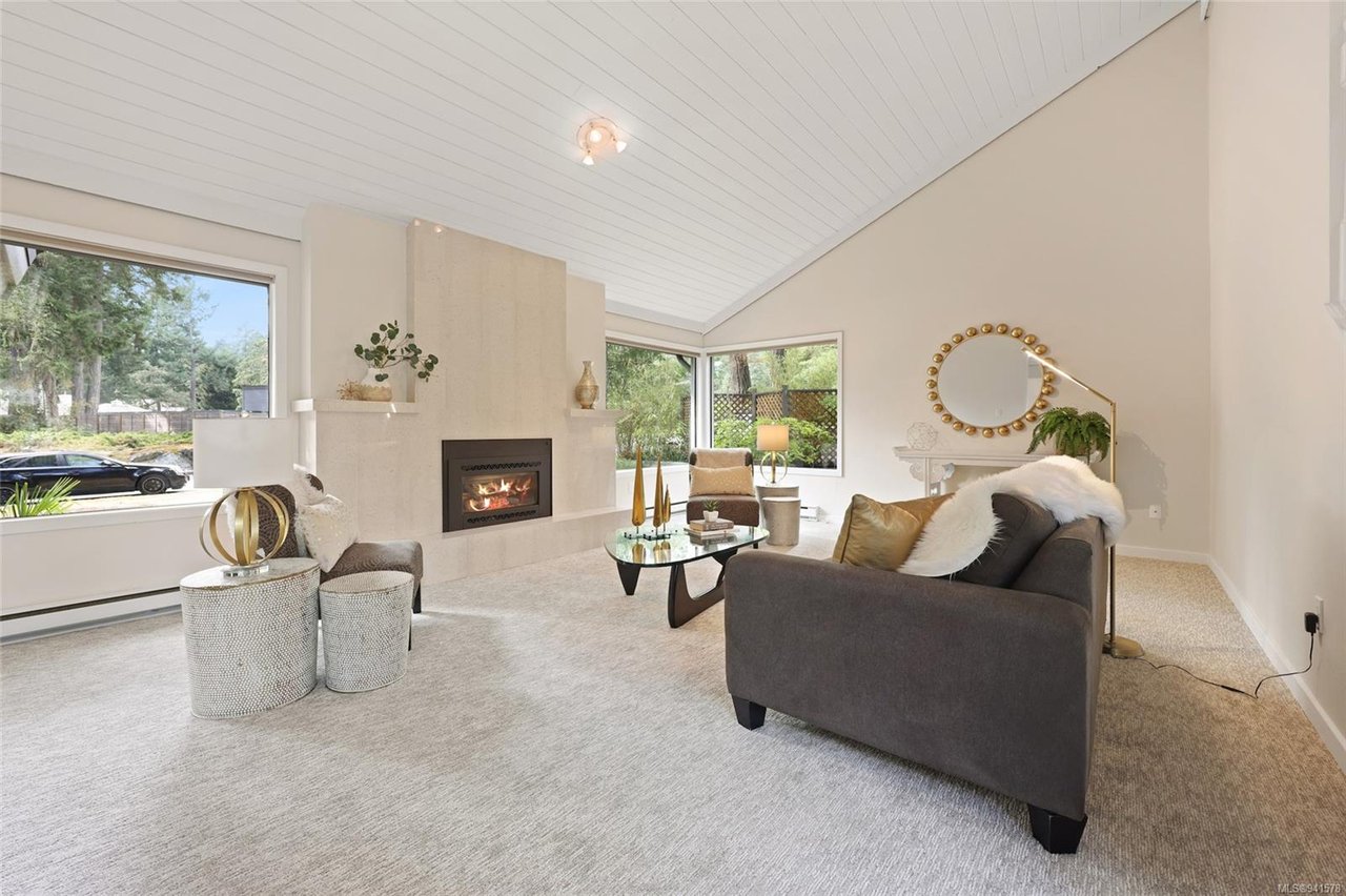 4527 Emily Carr Dr