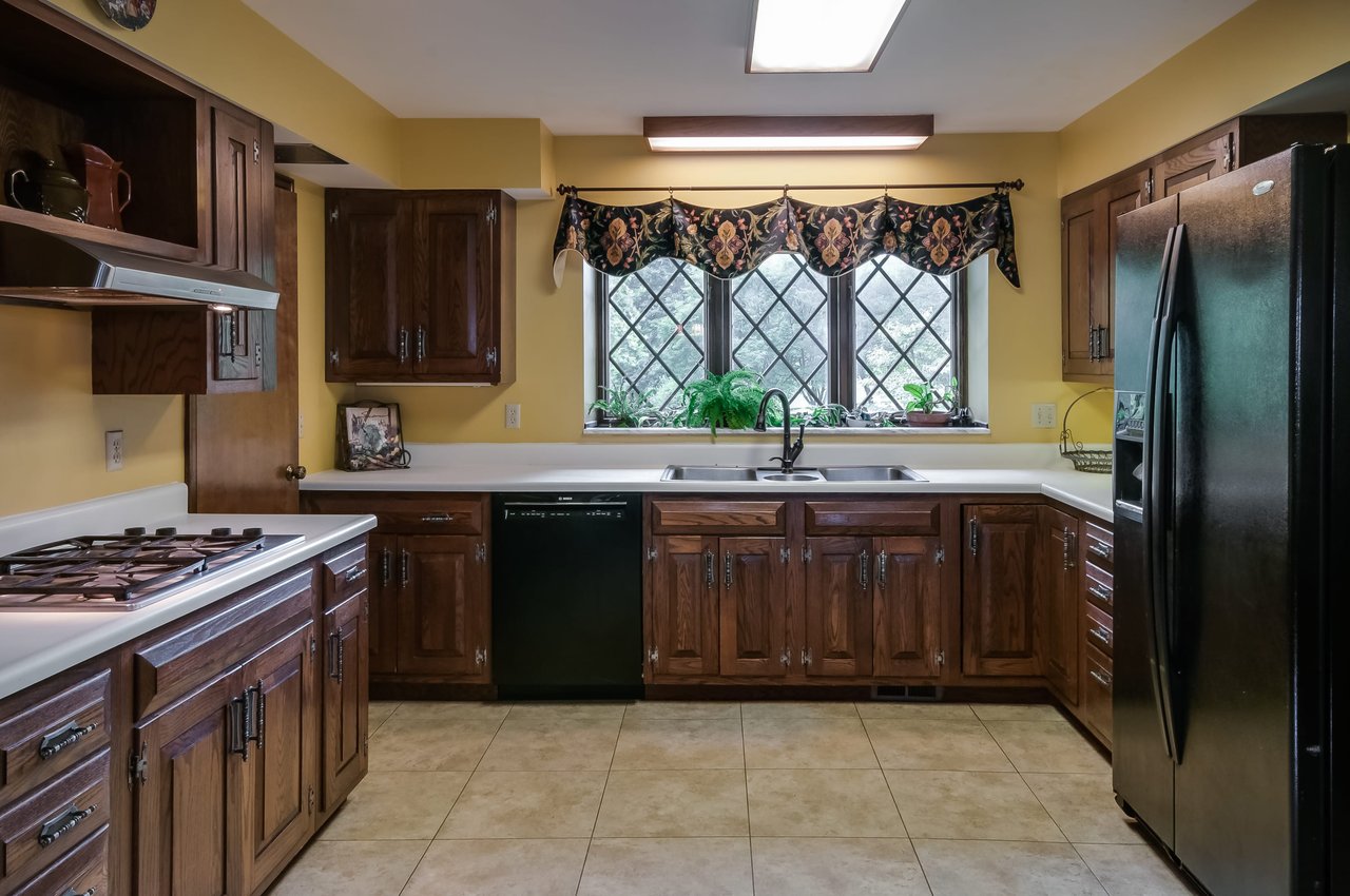 Country Living on 3 Acres