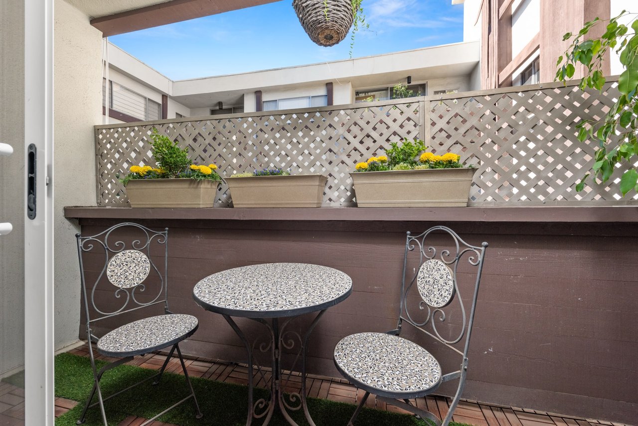 117 S Doheny Dr #309