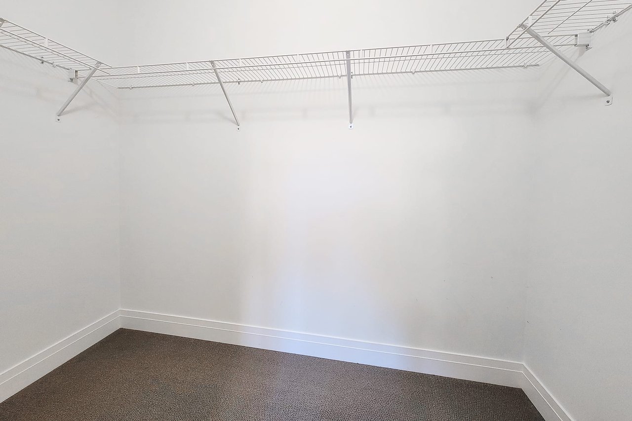 16 Concord Pl Unit: 447