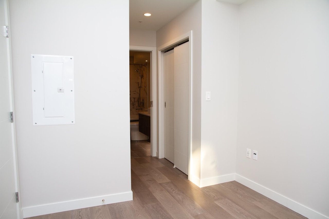 212-528 W King Edward Ave