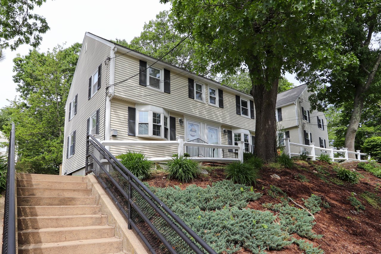482 Summer Street