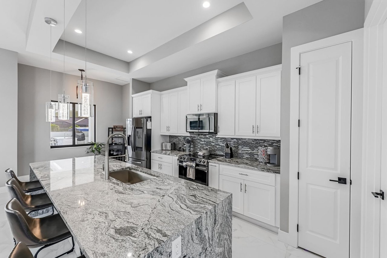 121 NW 38th Avenue 