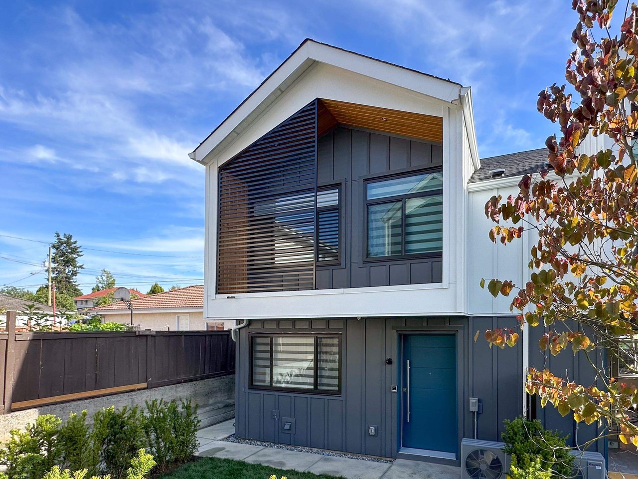 2340 E 40th Ave