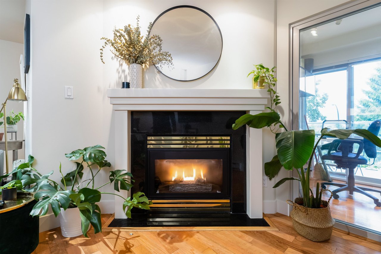 301-1818 W 6th Ave