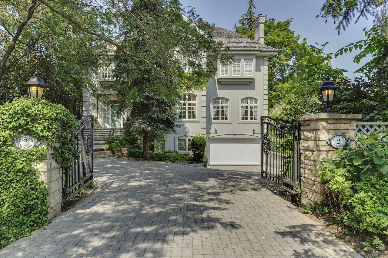 2 Forest Glen Cres, Toronto, ON