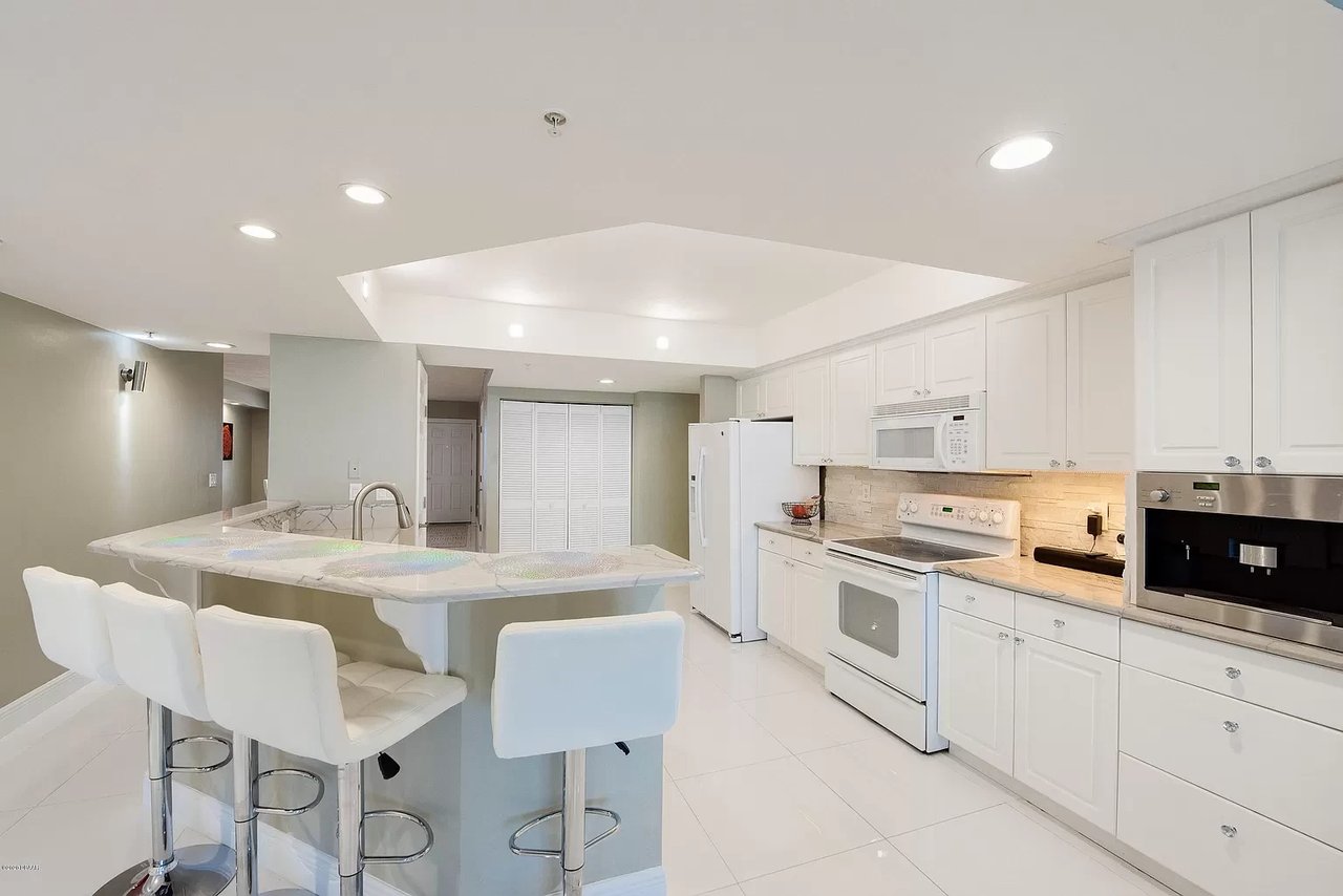2055 S Atlantic Ave #905