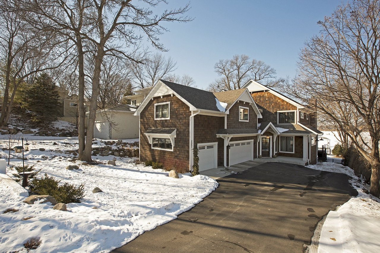 2051 Arbor Ln