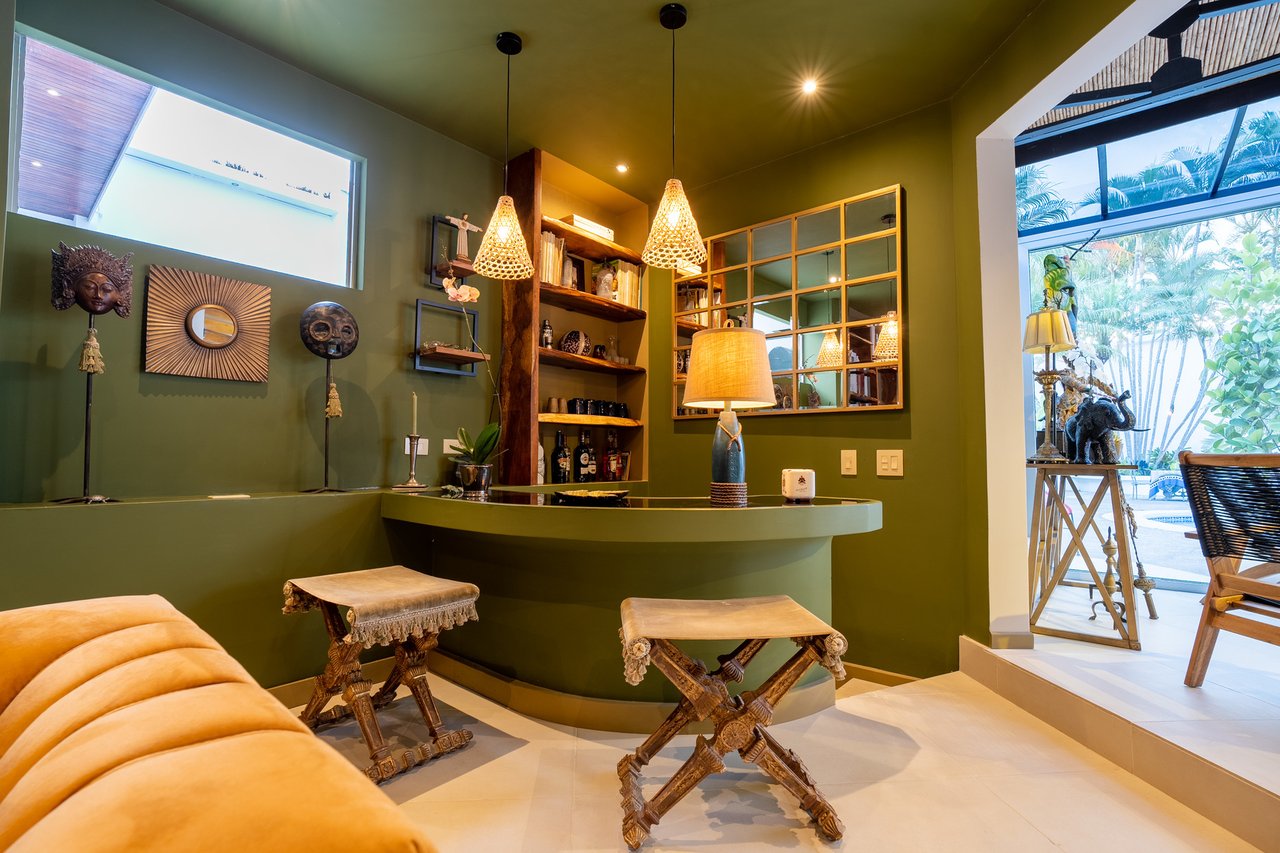 Designer Estate With Sauna, Escazu, San Jose