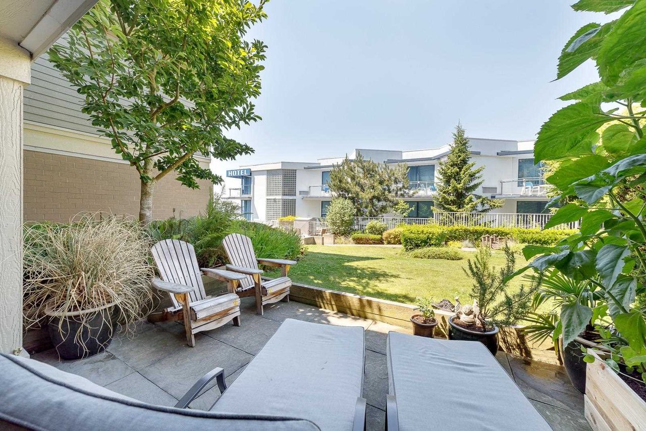 110-15621 Marine Dr