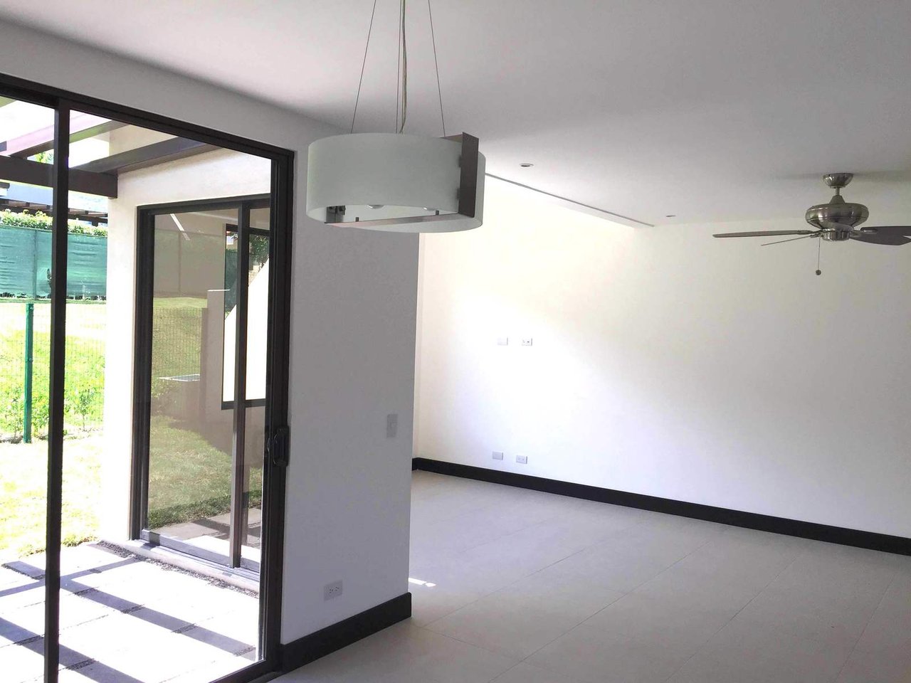 Contemporary Multi Level Townhome, Ciudad Colon, San Jose