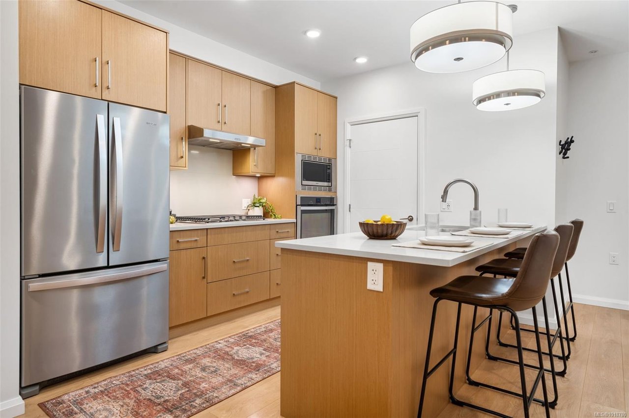 112-745 Travino Ln