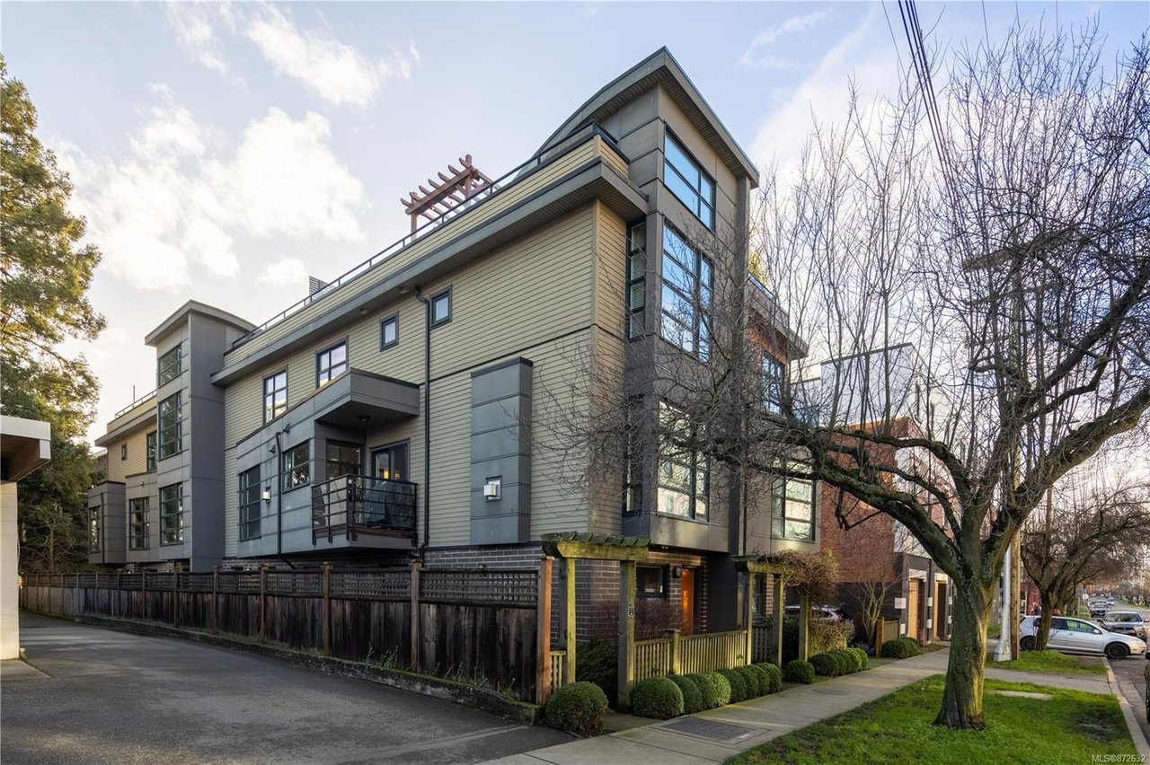 2-1137 Meares St
