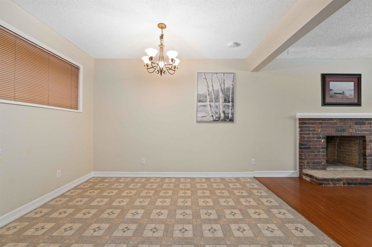 15774 96 Ave