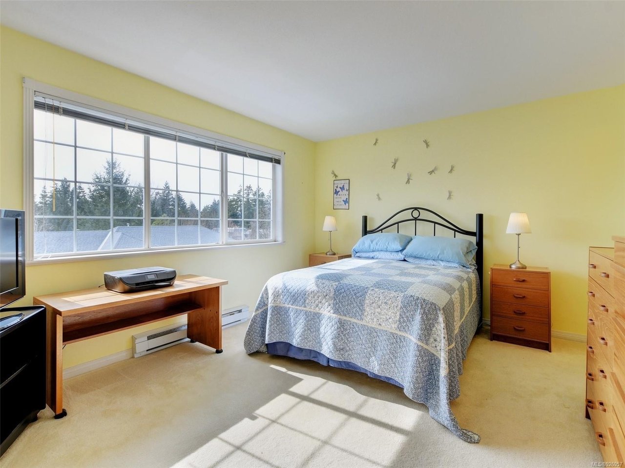 70-14 Erskine Ln