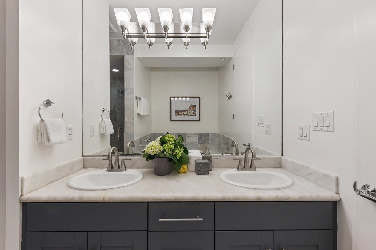 Generously Sized Condo Near Duboce Park