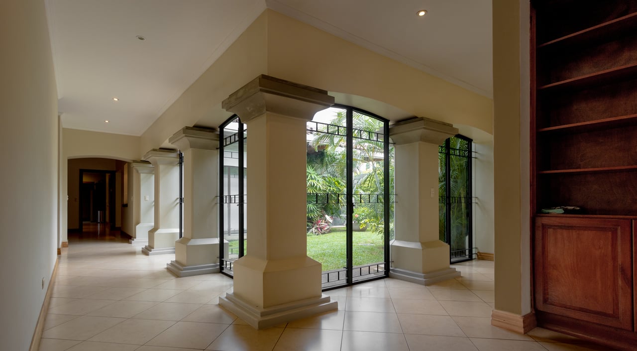 Single Level Gated Residence, Santa Ana, San Jose