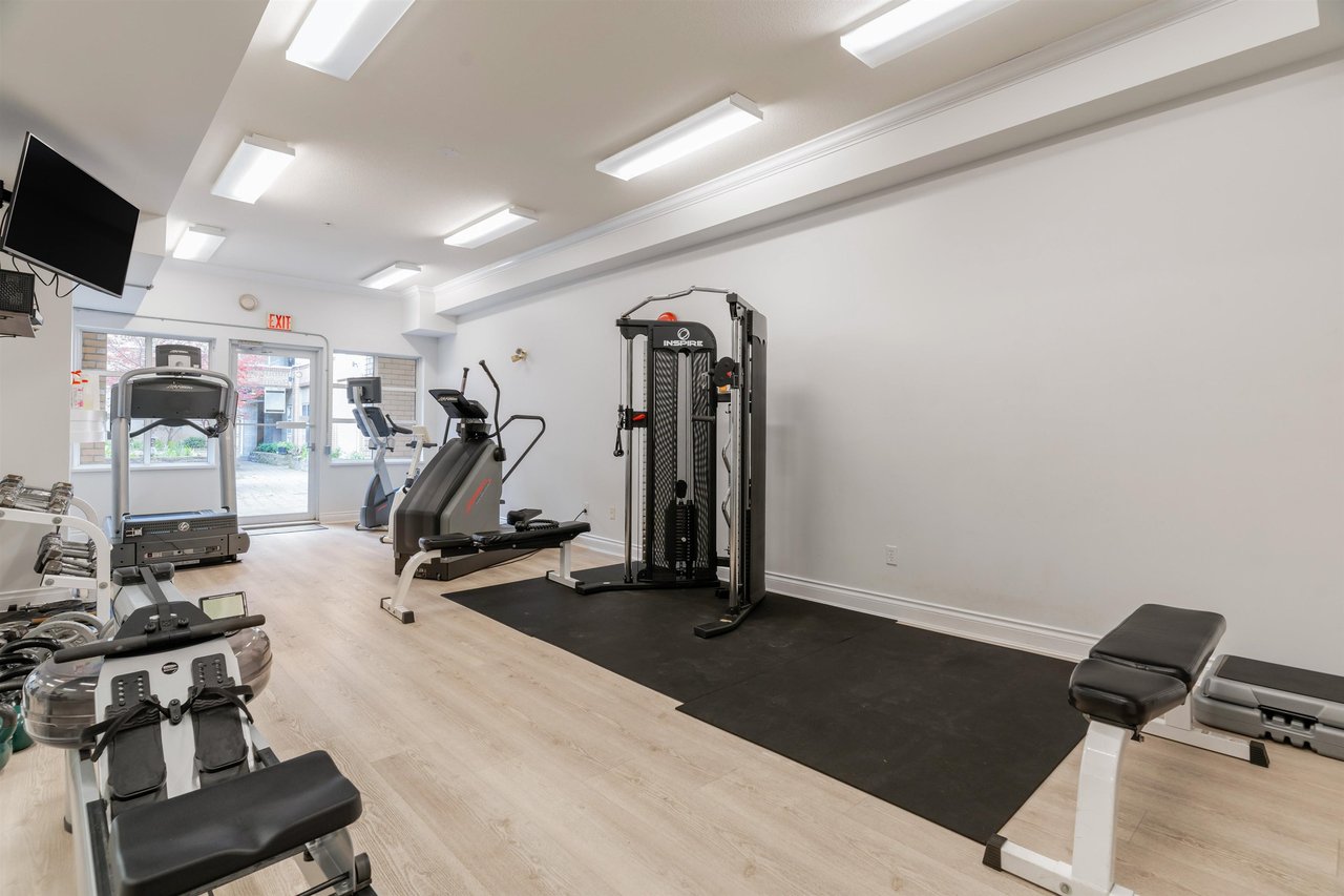 102-108 W Esplanade Ave
