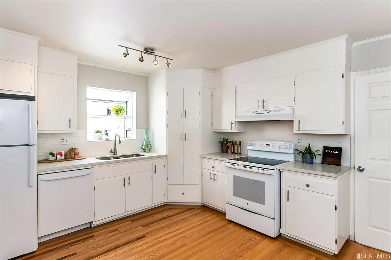25 Chenery St