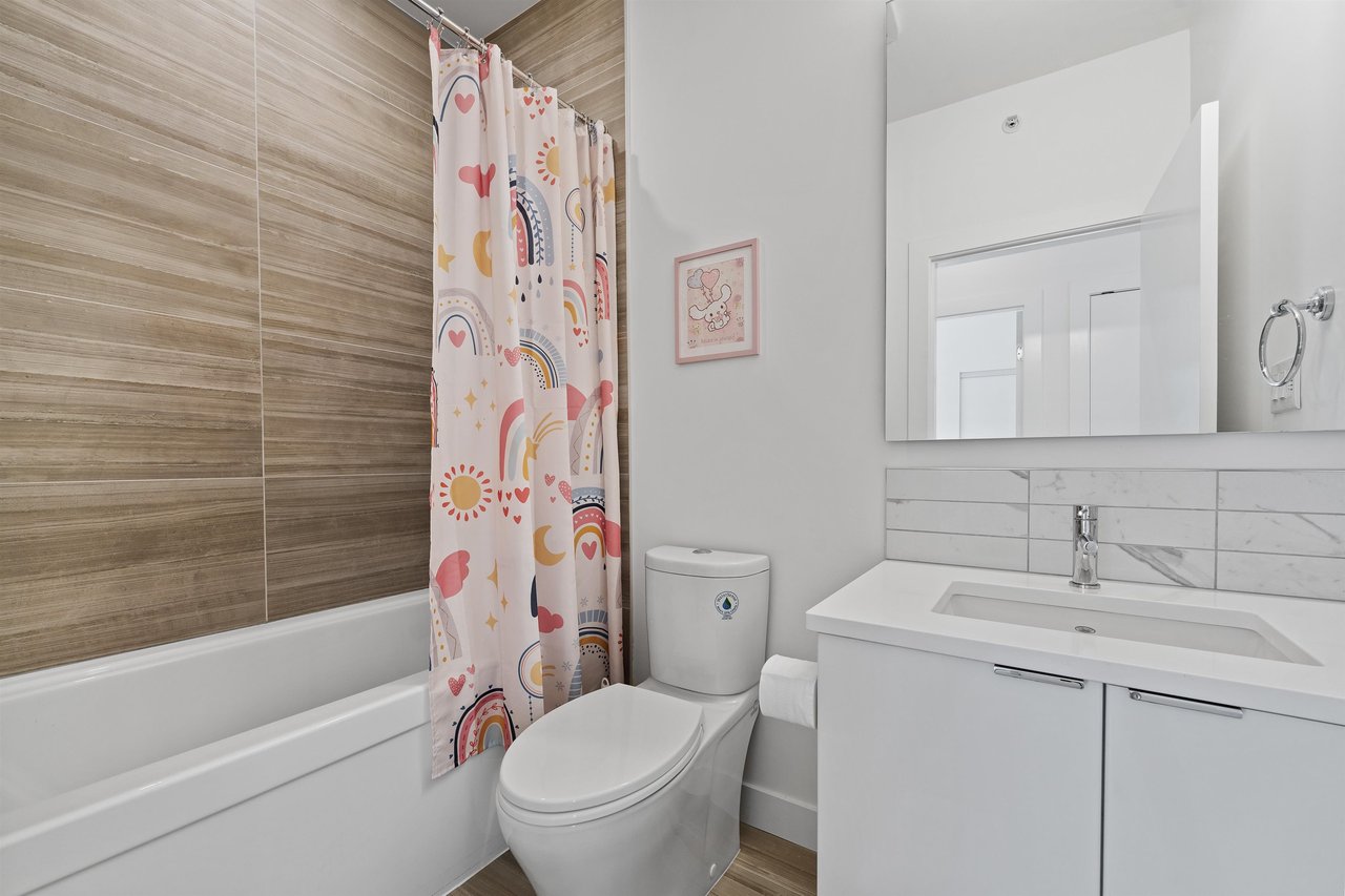 16-3595 Salal Drive, North Vancouver