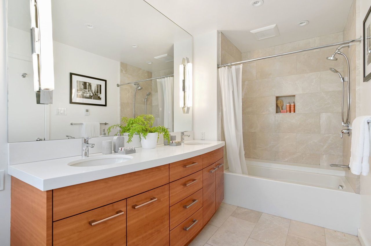 Renovated Three Bedroom Cow Hollow Condo