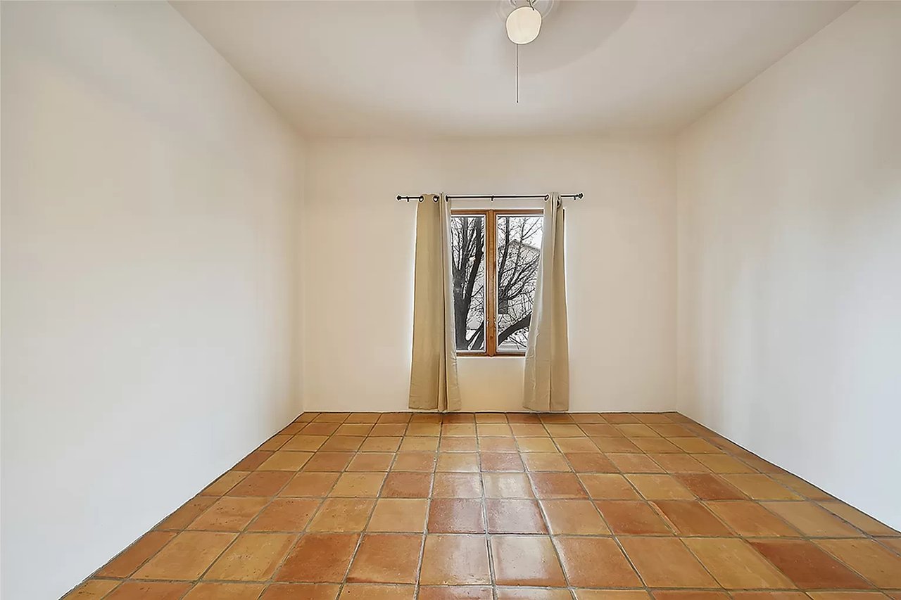 3246 La Paz Ln