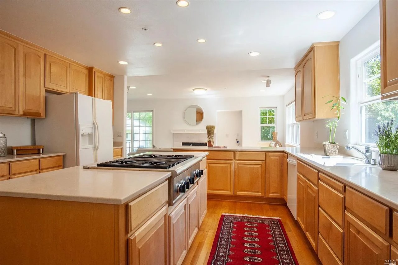 21 Baywood Ct