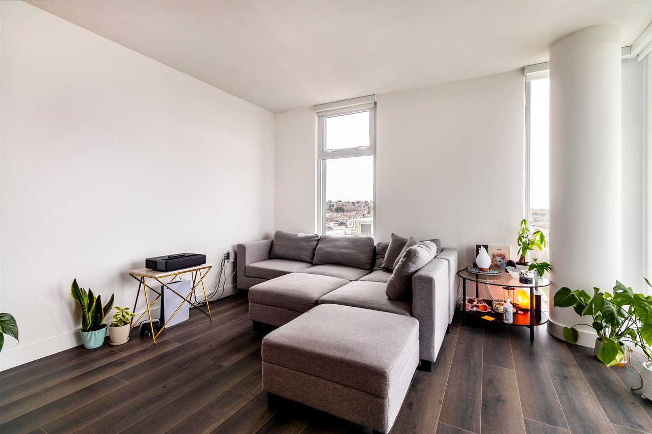 1602-8188 Fraser St